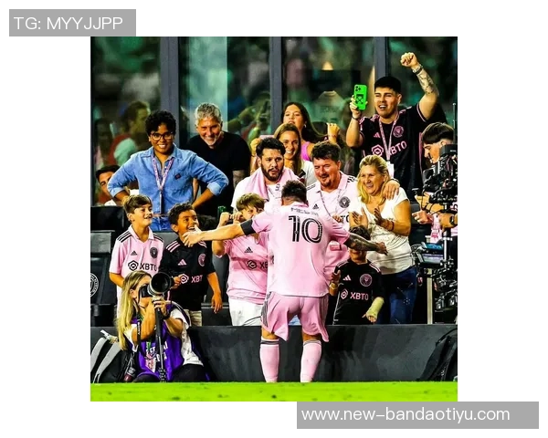 梅西在补时阶段单刀突袭被迅速回追的防守球员成功破坏